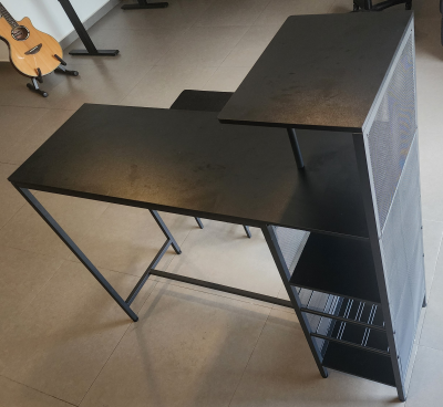 SIMPLE ESPACIO Mesa de Bar con 2 Sillas y Soporte para Copas, Negro | Mesa de Bar con 2 Sillas y Soporte para Copas. Incluye 6 Compartimentos y Estante para Botellas. Ideal para Cocina o Bar (Negro)