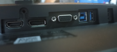 Monitor marca DELL modelo P 2422H