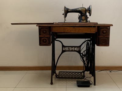 Maquina de coser marca singer modelo 15772 de Nov 20 de 1918 # de serie AC038507. 