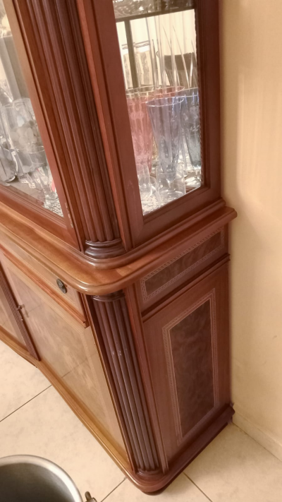 Comedor con 6 sillas y 2 sillones