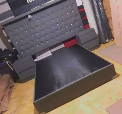 Recamara base, cabecera con luz y dos buros 