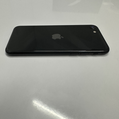 IPhone SE 2da Generación Negro. 64gb. Libre