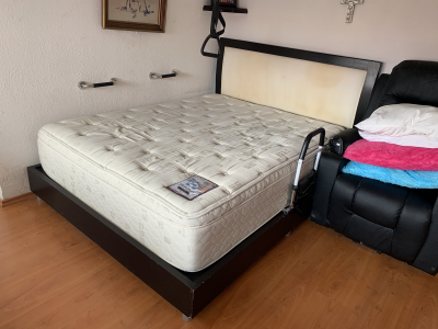 Recamara Queen size, con colchón marca sealy microthane foamy