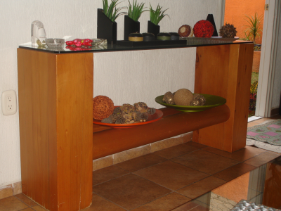 Mesa de Cedro con cubierta de vidrio templado