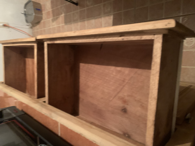 Alacena de madera con porta garrafon