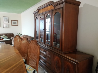 Comedor 8 sillas provenzal inglés con vitrina