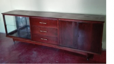 Comedor de caoba 8 sillas y cuatro adicionales con bufetero 