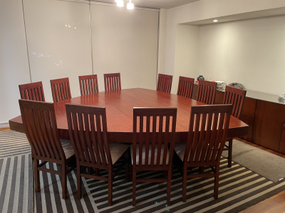 Comedor con 12 sillas