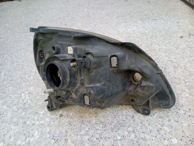 Faro izquierdo Nissan Platina