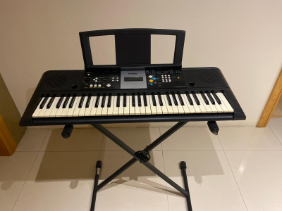 Teclado digital YAMAHA moedlo e 223