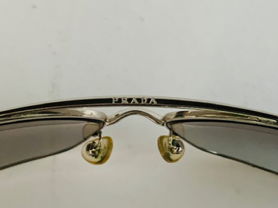 Lentes De Sol, Marca Prada, Modelo Sps 50o 1bc - 3m1, Gris.