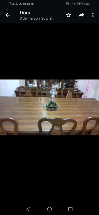 Comedor. 8 sillas. Con vitrina 