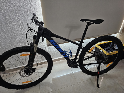 Bicicleta Montaña talla S marca GIANT rodada 29 casi sin uso