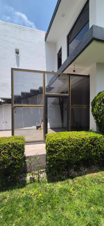 Puerta Herreria y 3 Ventanas de Aluminio