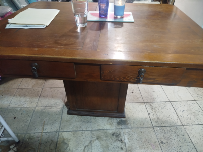 Comedor con dos sillas poco uso