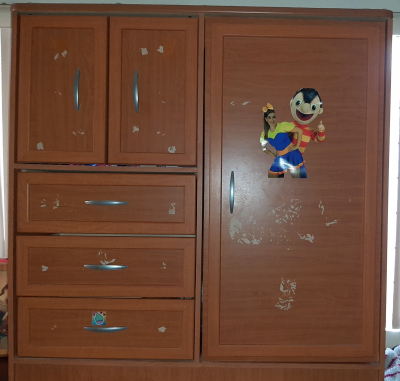 Ropero de madera 