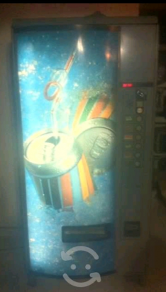 MAQUINA AUTOVENDEDORA DE LATAS 