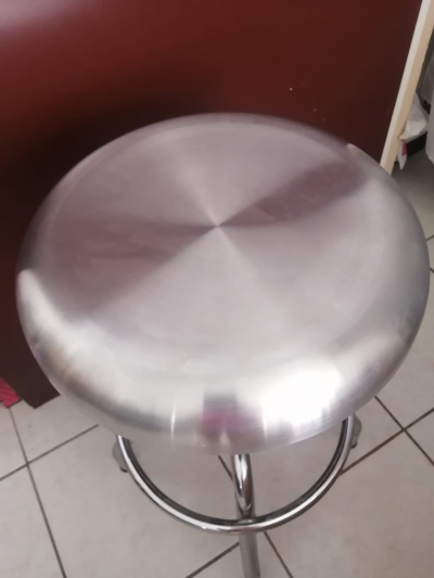 BANCOS PARA CONSULTORIO O COCINA