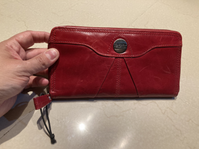 Cartera Keneth  Cole 
