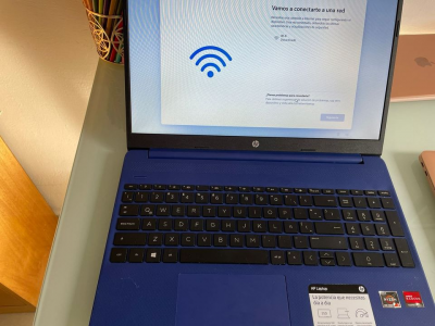 Laptop HP seminueva para trabajos exigentes