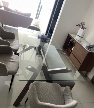 Comedor de cristal y nogal para 8 