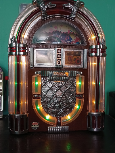 Radio AM/FM y toca cintas