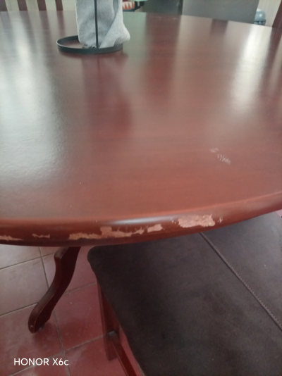 Vendo comedor de 4 sillas  de madera de pino 