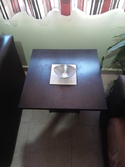 Sala grande tres piezas y mesa esquinera