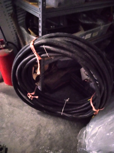 CABLE DE COBRE DE 4 PUNTAS CON 12 HILOS DE COBRE CON CUBIERTA DE PVC