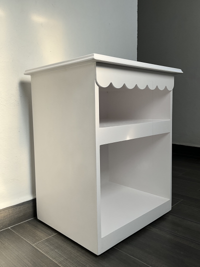 Buró blanco de MDF - restaurado y pintado