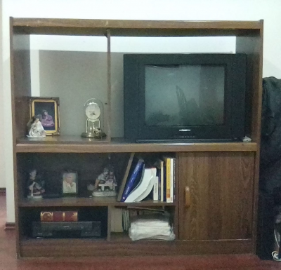 MUEBLE  DE TV Y TELEVISOR.