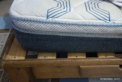 Colchón con base de madera