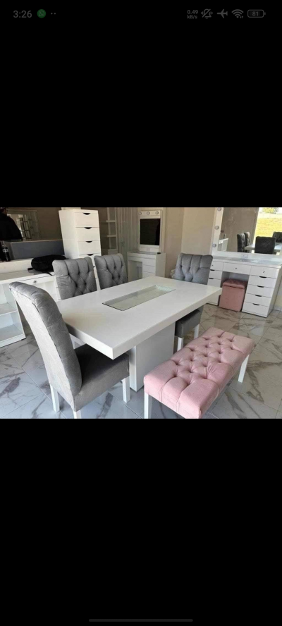 Comedores, salas, recámaras y algo más 