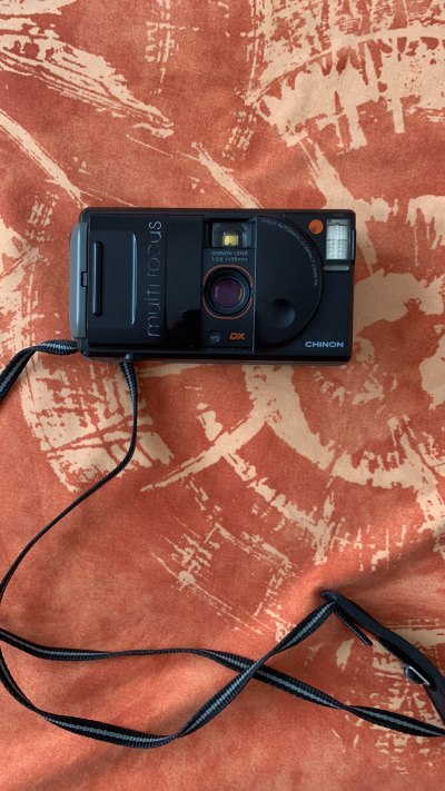 Vendo cámara Chinon multi focus black