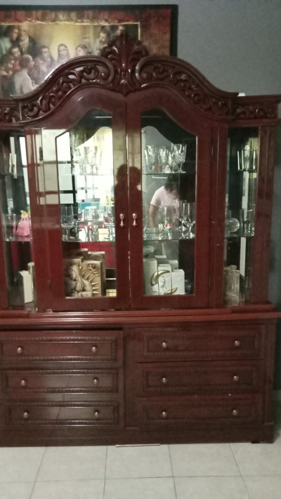 Comedor, Vitrina y 6 Sillas