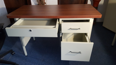 ESCRITORIO METALICO SECRETARIAL