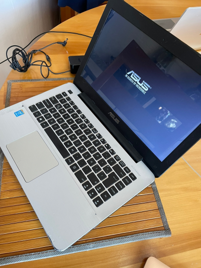 Laptop ASUS Intel i3 RAM 8GB