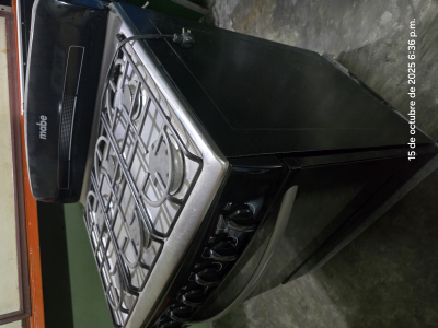 Estufa MABE Color negro