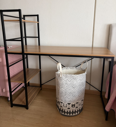 Escritorio 1.20 m con repisas