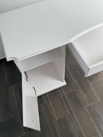 Tocador blanco de MDF - restaurado y pintado