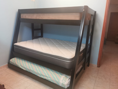 Litera de Madera Triple Matrimonial e Individual semi usada