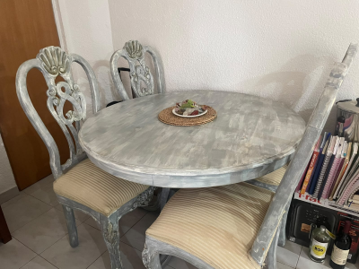 Comedor con 4 sillas