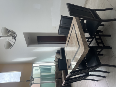 Comedor con 6 sillas 