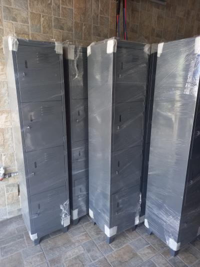 LOCKER METALICO 4 PUERTAS