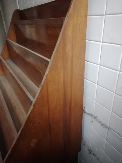 Exhibidores de madera antiguos