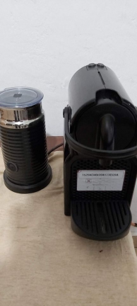 Cafetera Nespresso Inissia Con Espumador De Leche